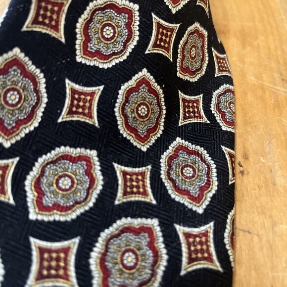 ROBERT TALBOTT STACKPOLE MOORE TRYON  Black Red&gold Pattern 100% SILK NECK TIE - Picture 2 of 6